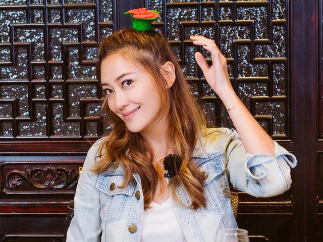 郑爽的简介，郑爽简介和资料大全（她爸和她一起改姓）