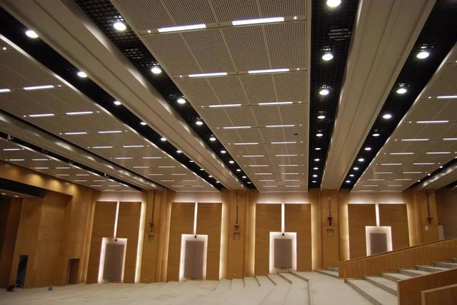 新型别墅建材的种类，别墅造型材料（10种高颜值新型建筑材料）