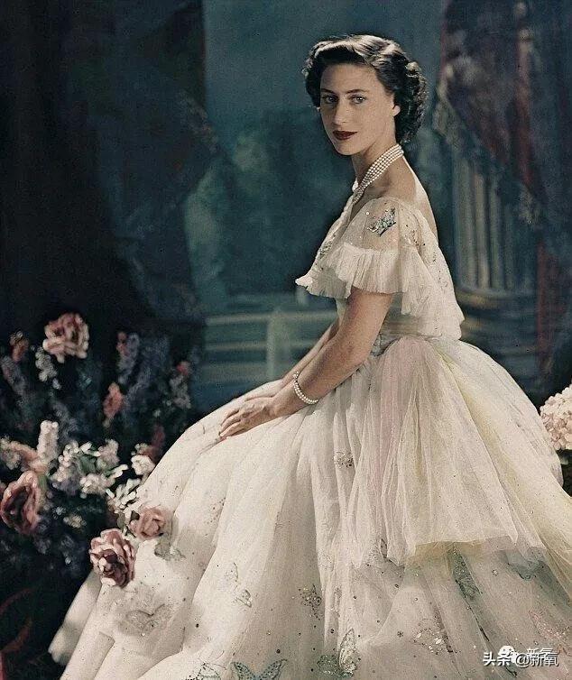 迪士尼在逃公主是什么意思，什么叫迪士尼在逃公主（被娱乐圈女明星玩了一年的在逃公主梗）