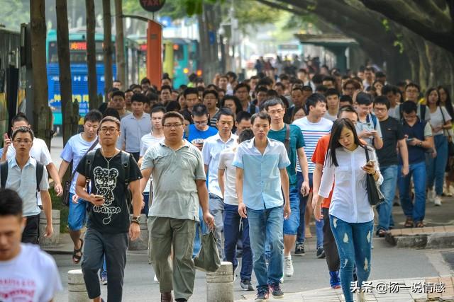 梦见谈恋爱是什么征兆，梦见谈恋爱是什么预兆（15岁女孩暗恋30岁大叔）