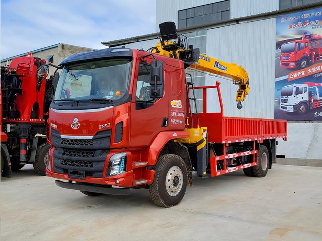 随车吊车多少钱，随车吊25吨价格大概多少钱（徐工8吨随车吊价格多少钱）