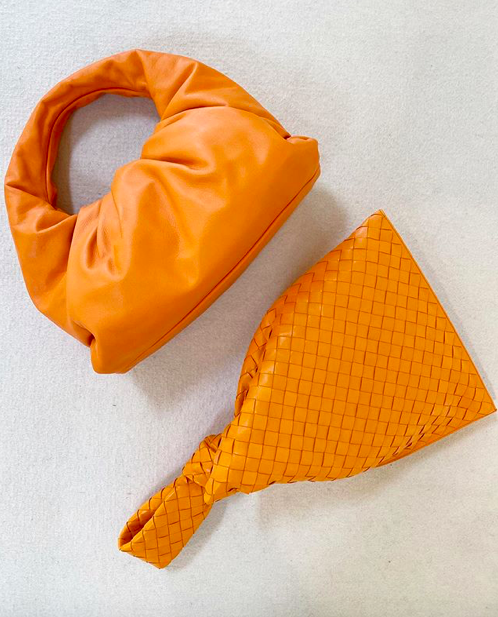 bv葆蝶家云朵包怎么样，葆蝶家手提包（只靠云朵包和高跟人字拖鞋）