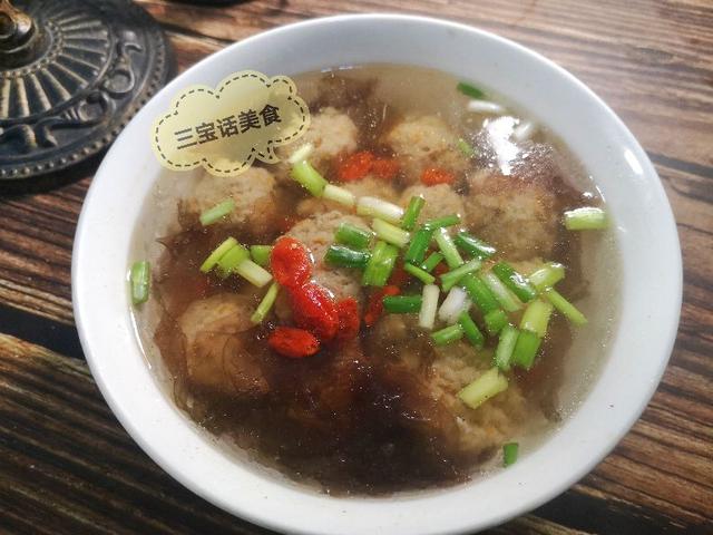 羊肉肉丸汤的做法，三宝自制羊肉丸子汤