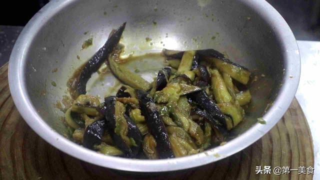 蒜蓉家常茄子做法教程，蒜蓉茄子的家常做法步骤（饭店的蒜蓉茄子为啥好吃）