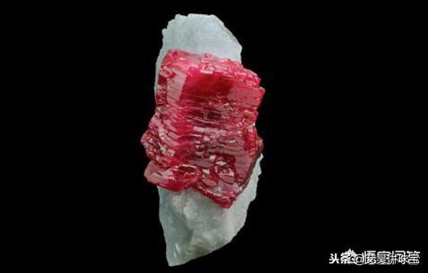 红宝石哪个字代表，红宝石叫什么名字（尖晶石和红宝石怎么区分）