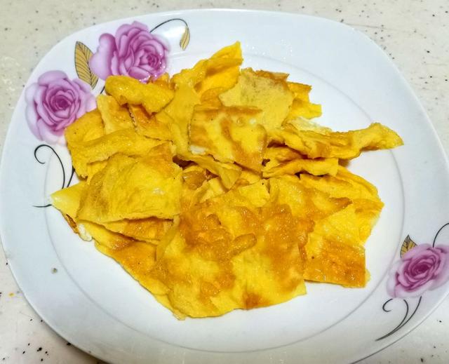 四川腊肠的吃法，四川正宗麻辣腊肠的家常做法（川味腊肠不要直接下锅炒）