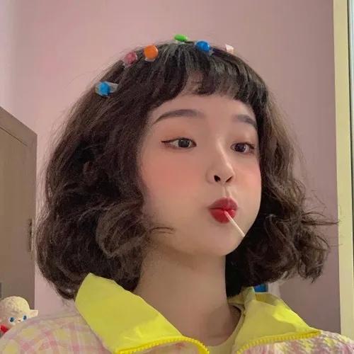 小丫头卡通头像  奇奇怪怪微信，小丫头卡通头像  奇奇怪怪（可爱的奇奇怪怪的头像）