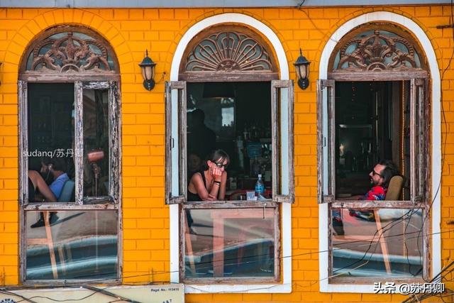 尼泊尔在哪，尼泊尔靠近中国哪个城市（尼泊尔那么穷，为何幸福指数高）