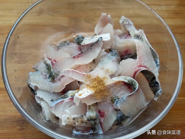 鲤鱼可以做酸菜鱼吗，酸菜鲤鱼的做法和步骤（饭店的酸菜鱼为啥好吃）