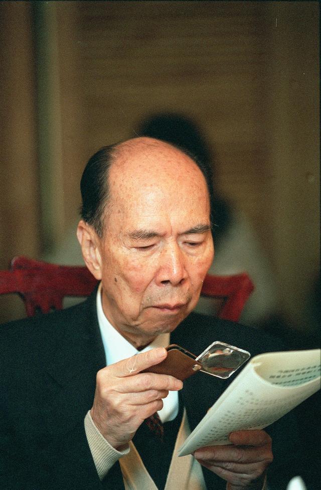 澳门四大家族，澳门四大家族和香港四大家族（何鸿燊家族只是“小弟弟”）