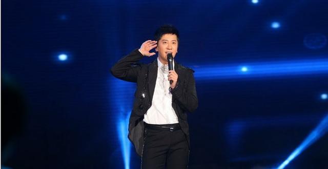 冬天里的一把火歌词，可可托海的牧羊人歌词（原唱无可替代PK翻唱超越经典）