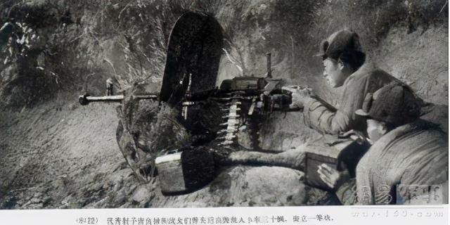 二四式马克沁重机枪，长津湖之水门桥电影最后冲锋片段（“转盘机枪”是志愿军的标志之一丨盘点抗美援朝志愿军经典武器）
