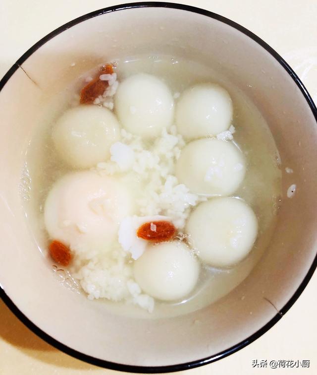 做酒糟汤圆的技巧，正月十五元宵节
