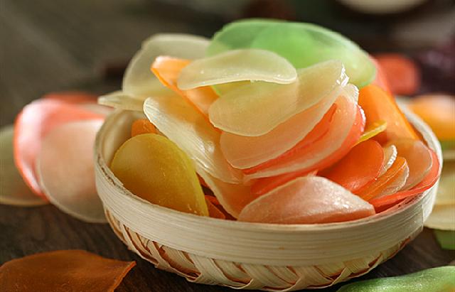 虾片为什么像塑料，彩色虾片有毒吗（却是很多80后童年爱吃的美食）