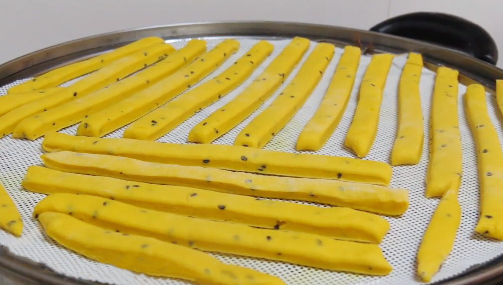 图片[5]-【南瓜芝麻条】做法步骤图 好吃不上火 孩子爱吃-起舞食谱网
