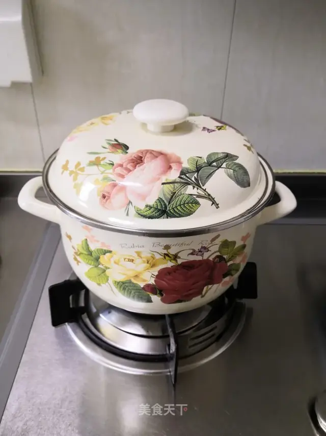 酸菜排骨炖粉条，酸菜排骨炖粉条的做法（口感酸爽很是下饭）