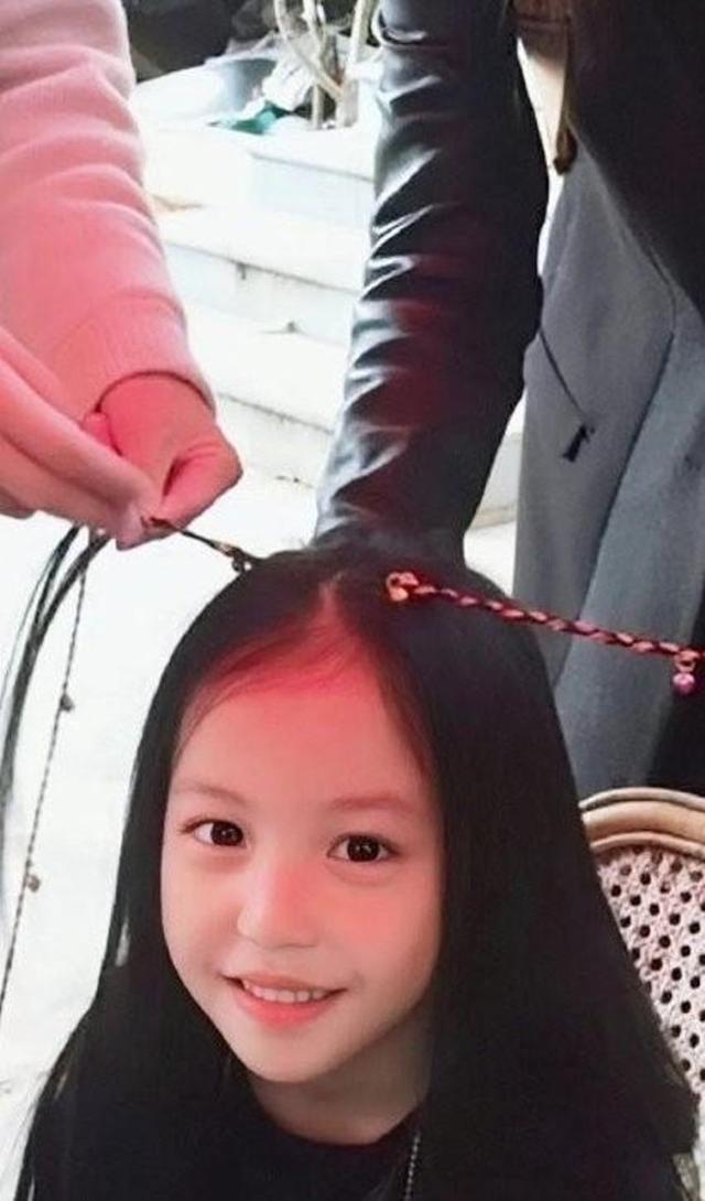 赵薇女儿生日捐款25万，连续6年捐款从未间断（赵薇女儿共捐款150万）