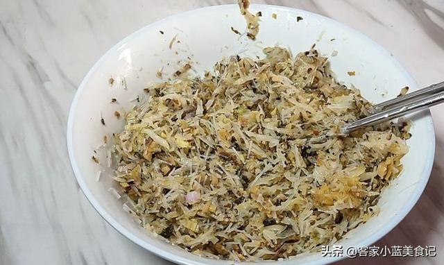 白萝卜包子素馅怎么做好吃，萝卜丝水饺子馅怎样做好吃（最健康的萝卜素馅做法）