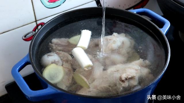 棒骨汤做法大全家常，大骨头汤这样熬才好喝