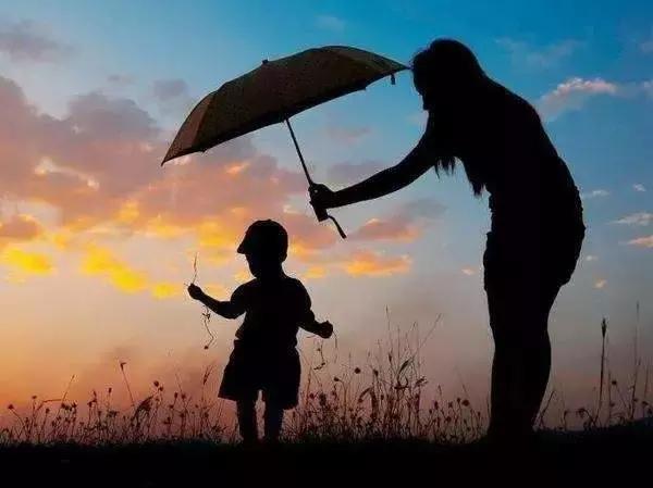 孩子怕鬼怎么办，孩子怕鬼怎么办怎么克服（父母忧虑：孩子胆小怕鬼怎么办）