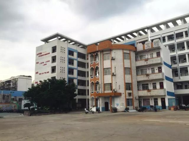 南宁初中排名2021最新排名，2021年南宁高中排名前十（公办初中里的佼佼者）