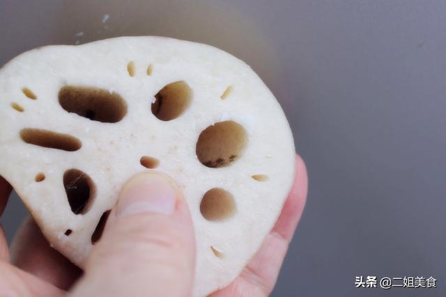 怎么区分粉藕和脆藕，七孔藕和九孔藕哪个粉（粉藕和脆藕如何区分）