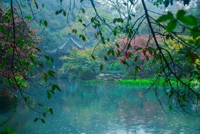 雨詩歌,雨詩歌仿寫有意境(有哪些唯美的下雨詩詞)