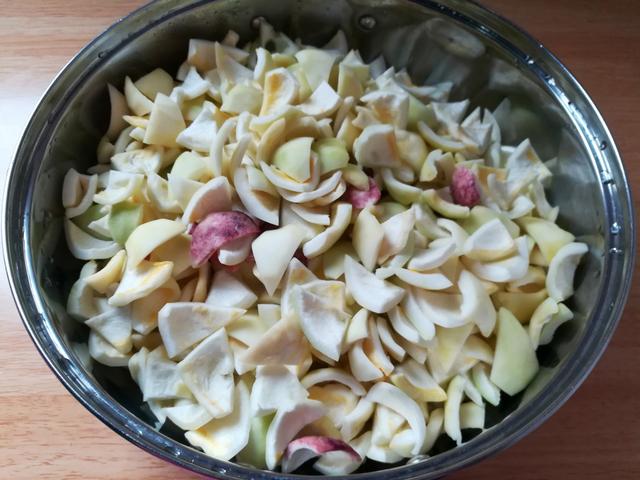 百香果皮的功效与作用及食用方法，百香果的皮功效与作用及食用方法（很多人只吃它的果肉）