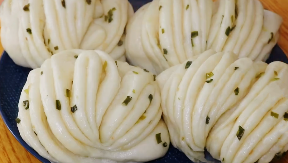 【香葱花卷】做法步骤图 柔软多层 比油条还要好吃-起舞食谱网