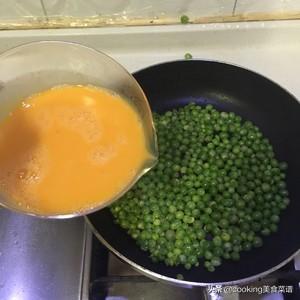 豌豆炒鸡蛋的窍门，豌豆炒鸡蛋的做法步骤窍门（家常鸡蛋菜谱）