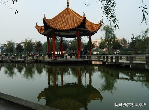 大连财经学院地址，2021级大连财经学院新生开学时间和入学指南及入学军训考试（适合二本分数较低的高考生参考）