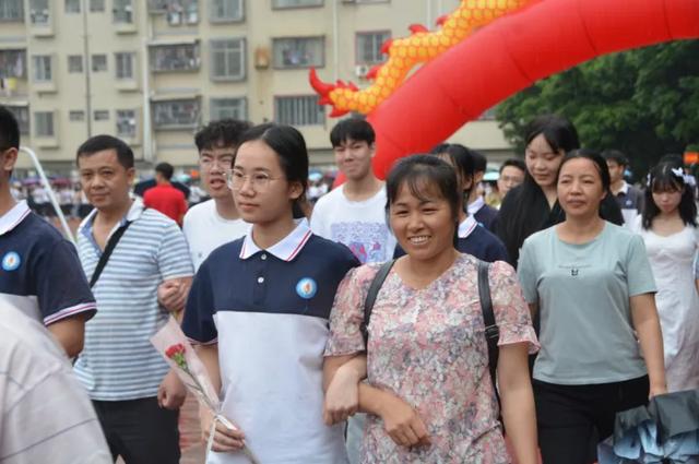 成人礼祝福短语，成人礼简短祝福语（以梦为马）