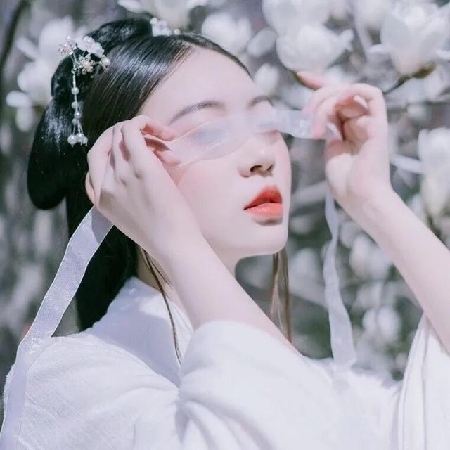 男生小哥哥古风部位半身汉服转圈圈超帅头像/值得拥有/奶酪微信，男生小哥哥古风部位半身汉服转圈圈超帅头像/值得拥有/奶酪（一组超级仙气的汉服女生头像）