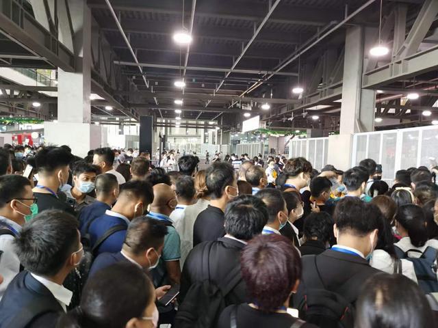 灸大夫i9随身灸艾，灸灸穴位置（灸大夫亮相第84届中国国际医疗器械博览会）