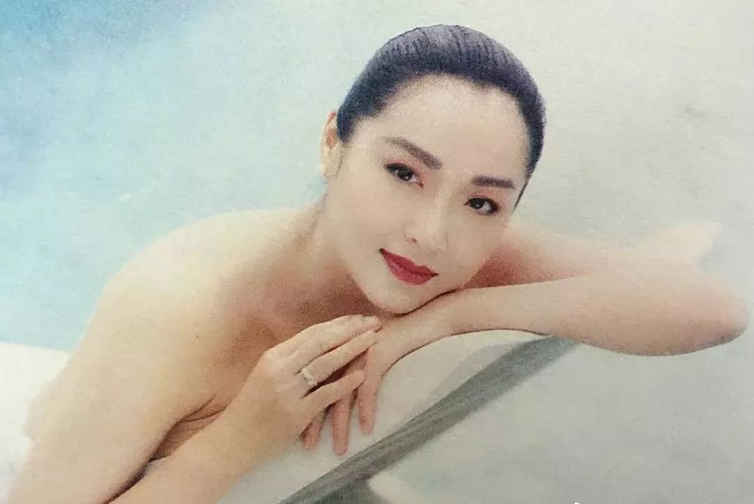 恬妞与恬妮:一个嫁万梓良,一个嫁岳华,一对姐妹花命运却大不同