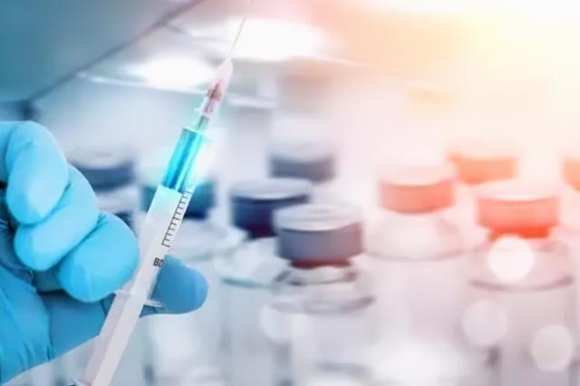 打第三针加强针需要戒酒吗，央视辟谣打疫苗喝酒吗（官方表示：有“5类人”需注意）