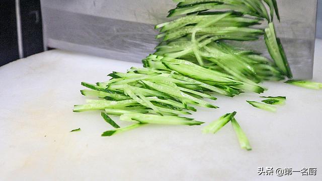 东北大拉皮怎么做，简单又好吃的东北大拉皮（大厨分享家常做法）