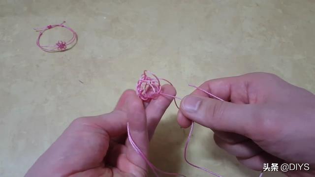 手链绳各种编织教程,漂亮花结手链的编制方法 手链绳各种编织教程,漂亮花结手链的编制方法