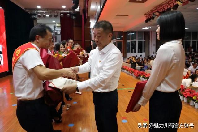 绵阳中学英才学校，绵阳英才学校（绵阳英才实验学校在哪里）