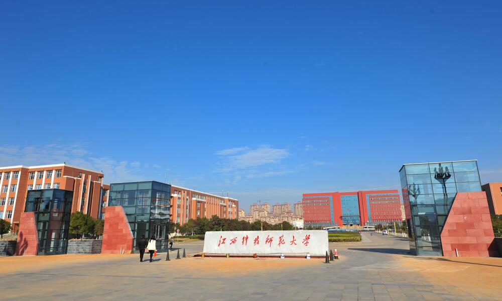 江西科技师范大学校鸡（在江西这所学校曾经有一个比较霸气的校名）