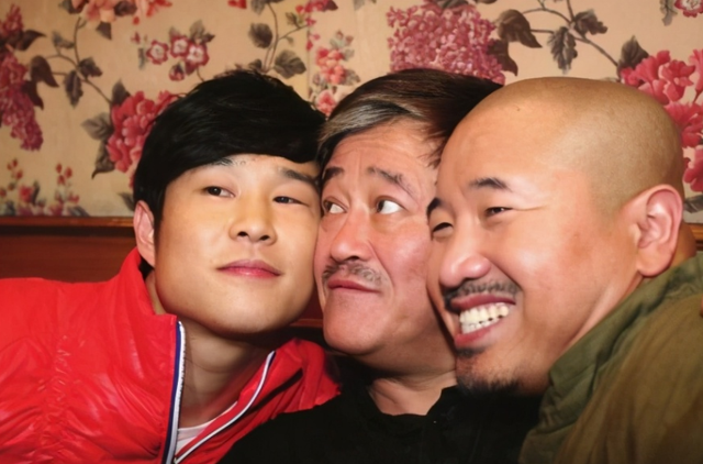 小沈阳所有歌曲，小沈阳蒙面唱将猜猜猜歌曲（走到今天该怪谁呢）