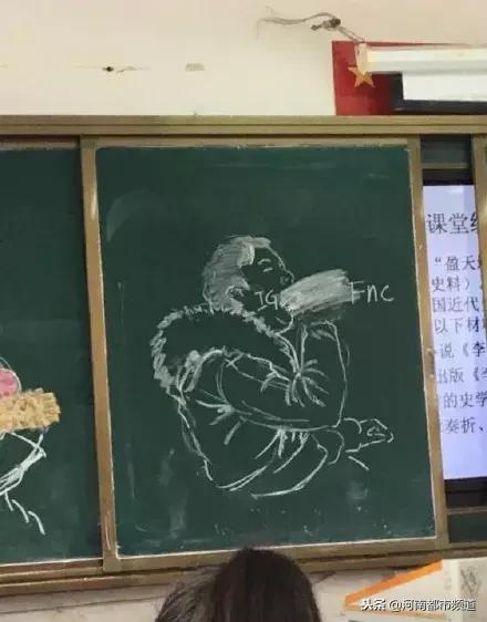 王思聪吃热狗,王思聪吃热狗照火到国外(王思聪可能这辈子都不想吃热狗了……) 王思聪吃热狗,王思聪吃热狗照火到国外(王思聪可能这辈子都不想吃热狗了……)