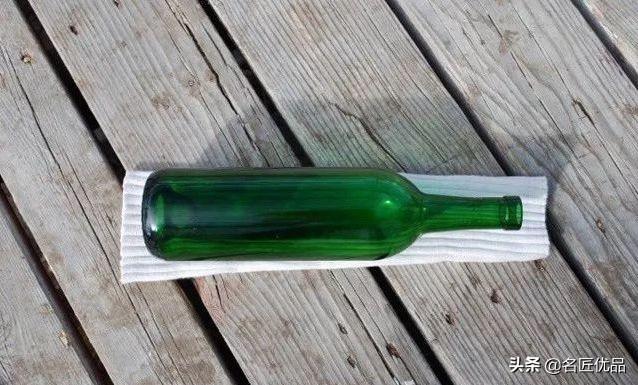 塑料瓶制作花瓶100种，用可乐瓶、矿泉水瓶等塑料瓶做美丽花瓶（手残党都不怕失败的简单DIY）