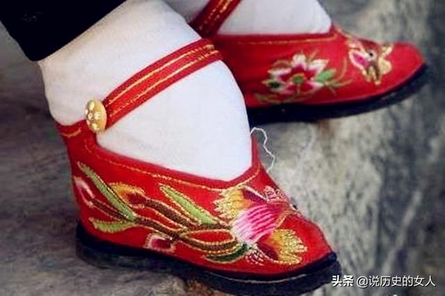 慈禧活了多长时间，咸丰活了多少岁慈禧（为何她最满意的却是手和脚）