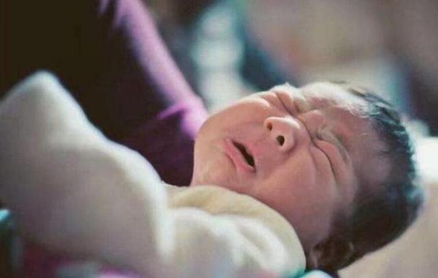 太依赖男朋友一分开就哭，太依赖男朋友一分开就哭为什么会（多半是“时机”和“方法”没把握好）