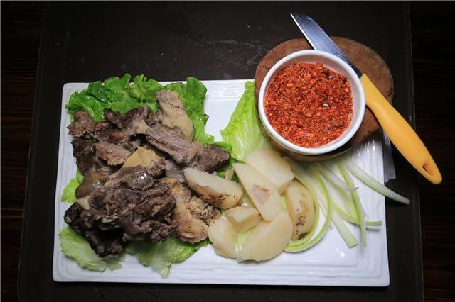 迥巴藏戏，迥巴藏戏 郎杰次仁事迹材料（遇见古碉·藏寨·美人谷）