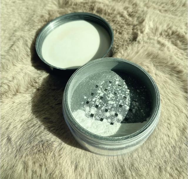 散粉排行榜前十名高端，十大散粉排行榜10强（大干皮公认的四款“零差评”散粉）