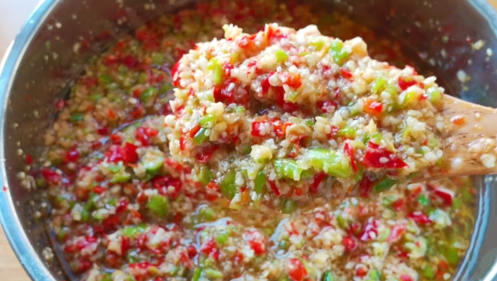 圖片[6]-【蒜蓉辣醬】做法步驟圖 香辣開胃又下飯 學(xué)會再也不用出門買-起舞食譜網(wǎng)