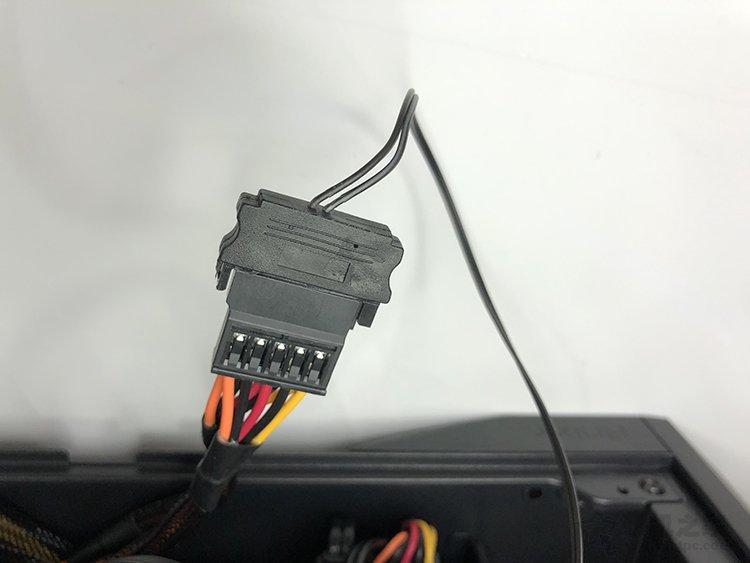 电脑主机的结构图解说明，主机箱内部结构图高清带名称及介绍