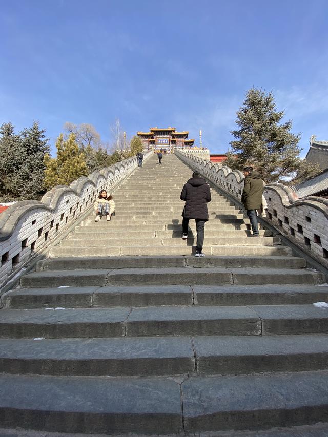 五爷庙的五爷是谁，五台山是文殊菩萨道场（五台山为什么千百年来香火不衰）